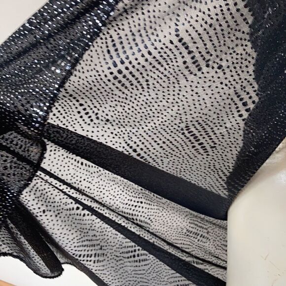 Beach Cover up Black and silver metallic looking textured sarong - Picture 10 of 13